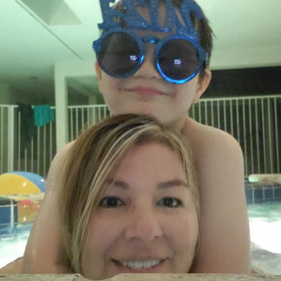 Meet your Posher, Casandra - Picture 1 of 1